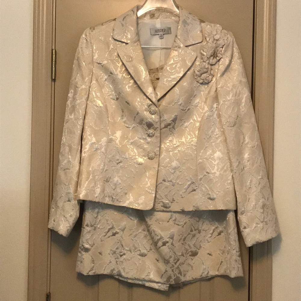 Gold Kasper 2 Piece Skirt Suit Size 12